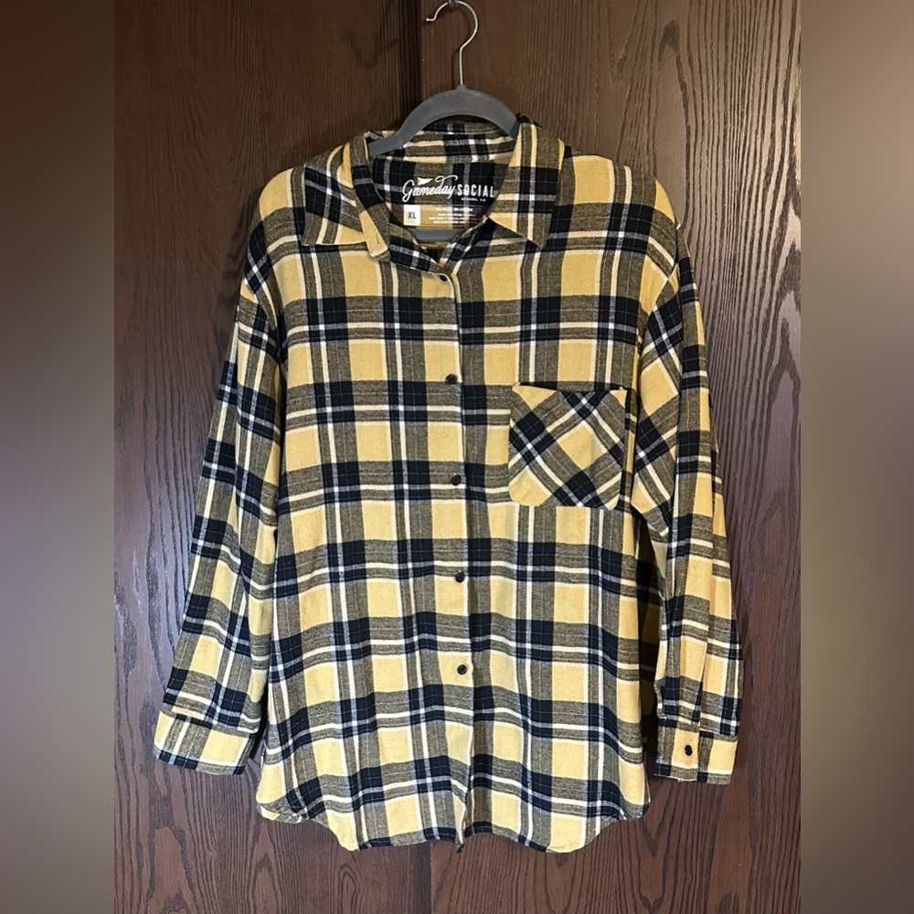 Iowa Hawkeye Yellow and Black Plaid Button-Up Shirt